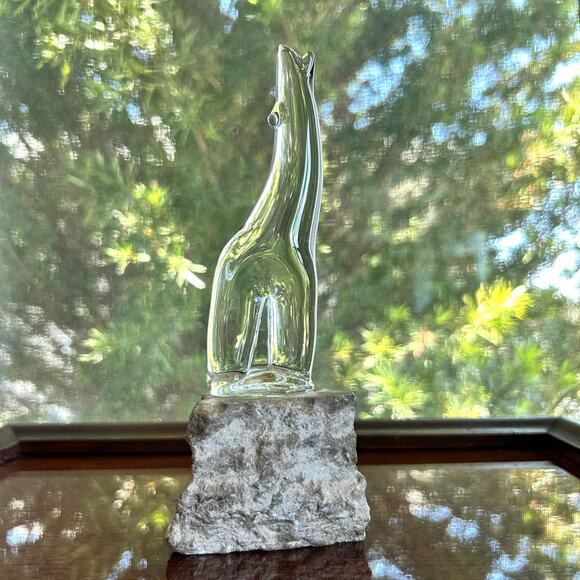 Vintage Clear Glass Howling Wolf Figurine on Stone Base - Picture 7 of 12
